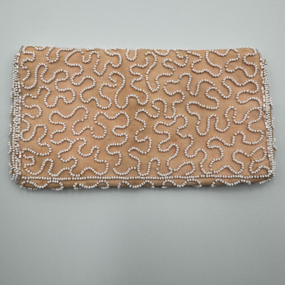 Vintage 1950’s Walborg Hand-beaded Clutch from Belgium - Picture 2 of 10